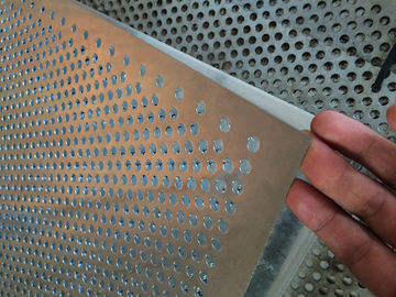 中国 家の装飾の穴があいたアルミニウム金属板の製造者 サプライヤー
